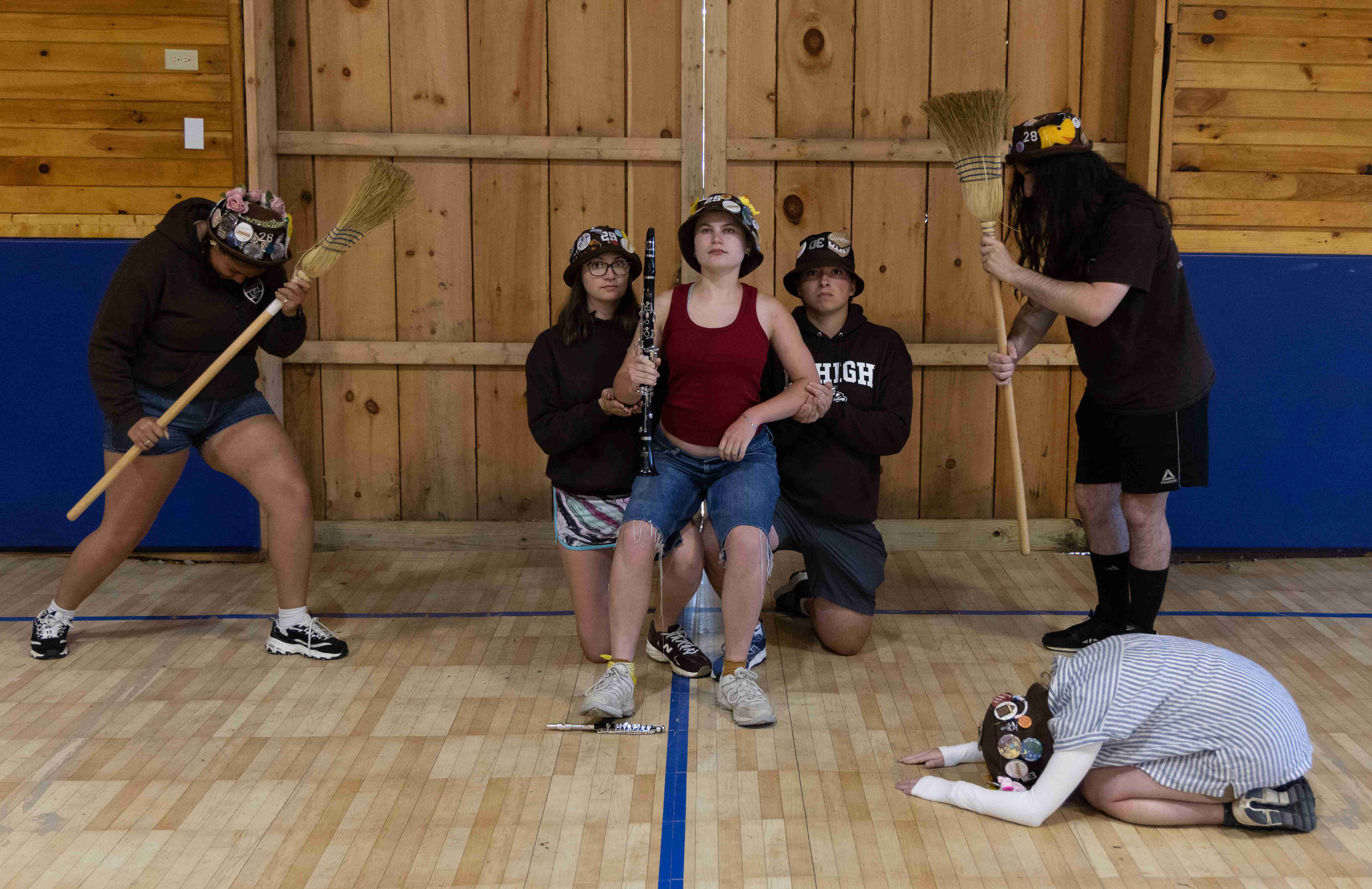 Rank 10 forming a throne and bowing for their rank leader.